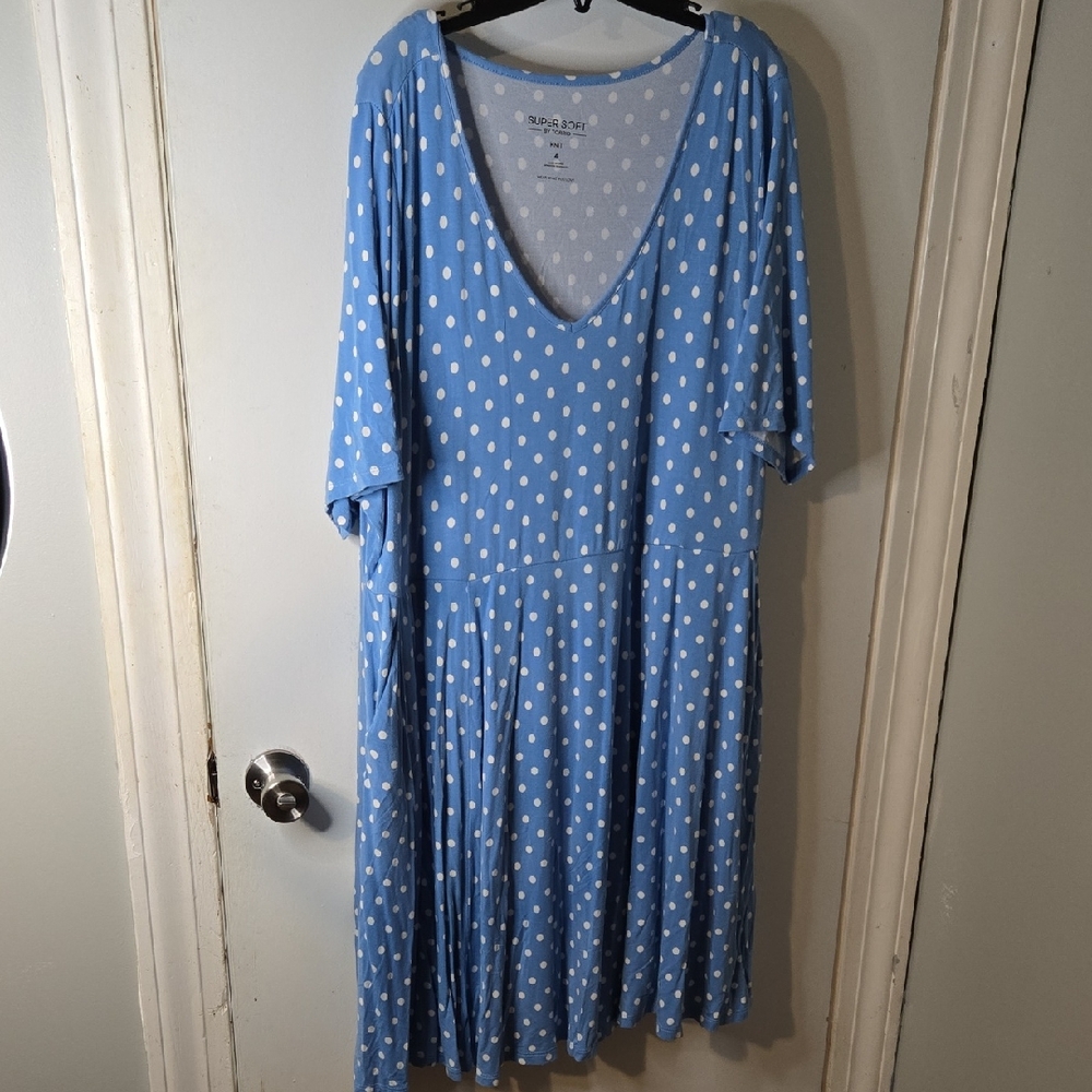 Torrid Size 4 Super Soft Knit Blue And White Polka Dot Dress